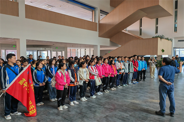 百名高中生走进中国农业大学烟台研究院，我院启动新一轮招生宣传工作